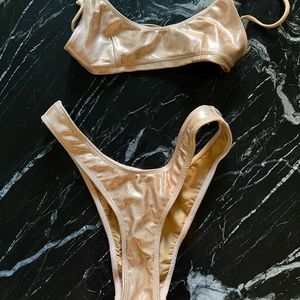 Minimale animale shimmer collection XS bikini set in gold!